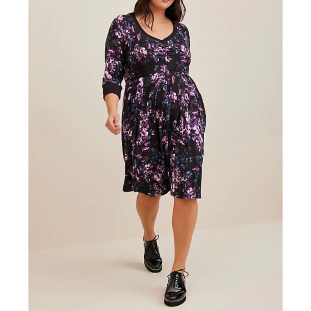 🆕 Floral Super Soft Plush V-Neck Skater Dress 2 2X 18 20 NWT Torrid New!